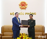Defense Minister receives outgoing U.S. Ambassador to Vietnam